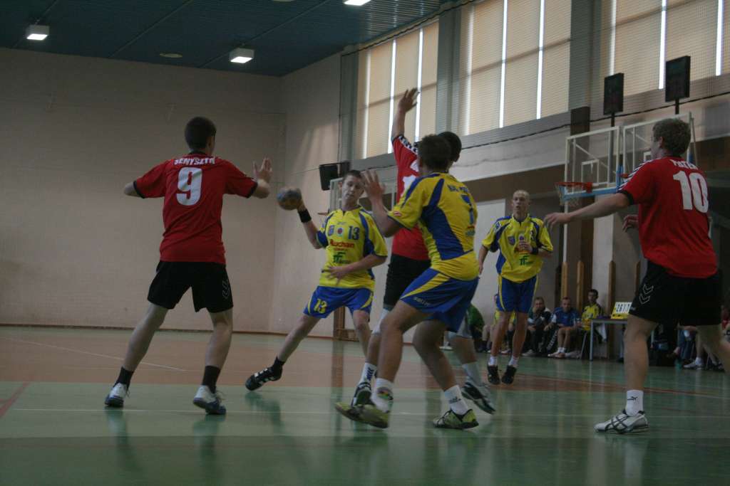 Faworyt nie dał szans Siódemce