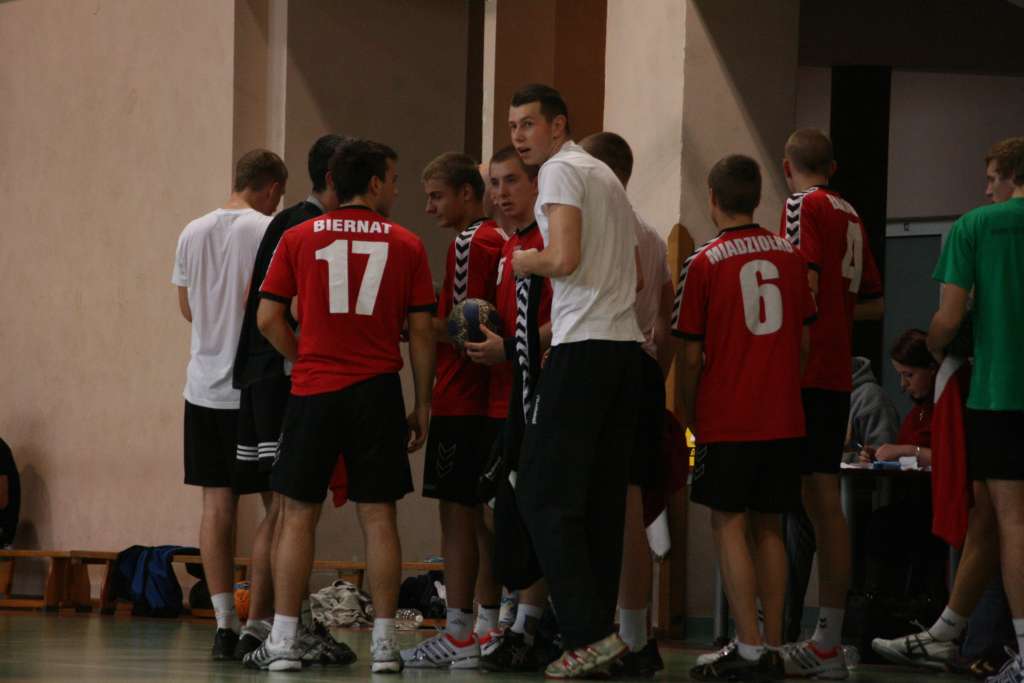 Faworyt nie dał szans Siódemce