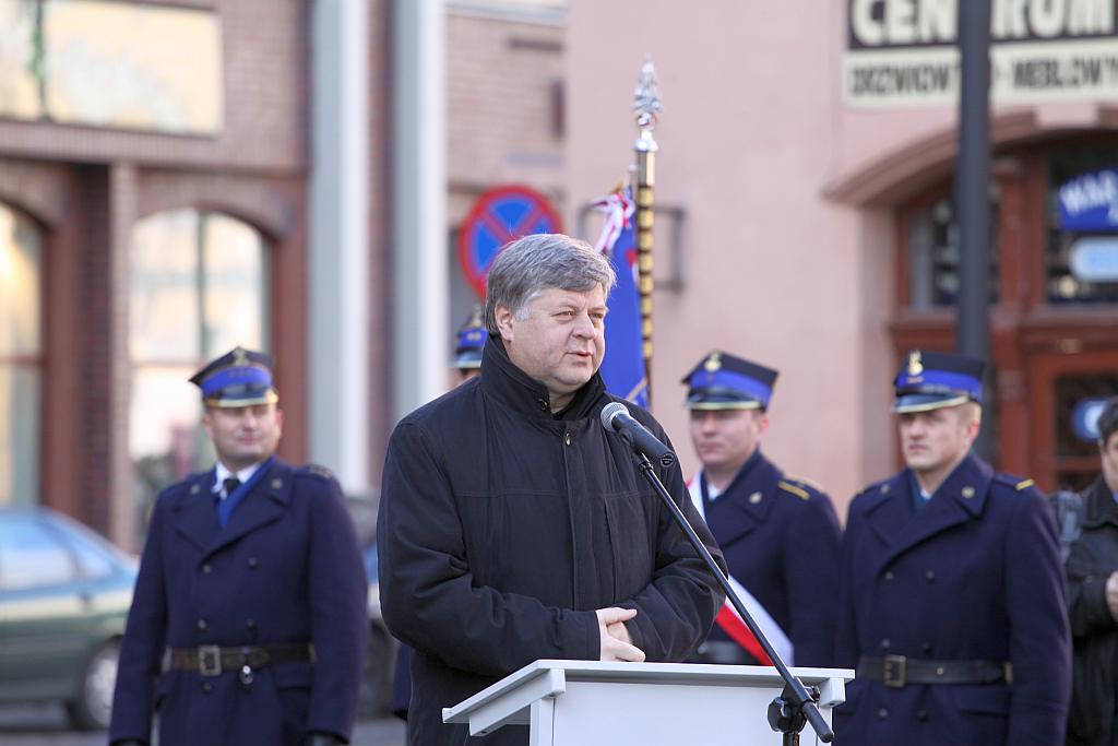 Święty Mikołaj na strażackiej drabinie