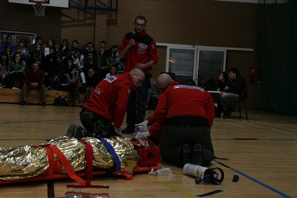 Licealiści w alkogoglach