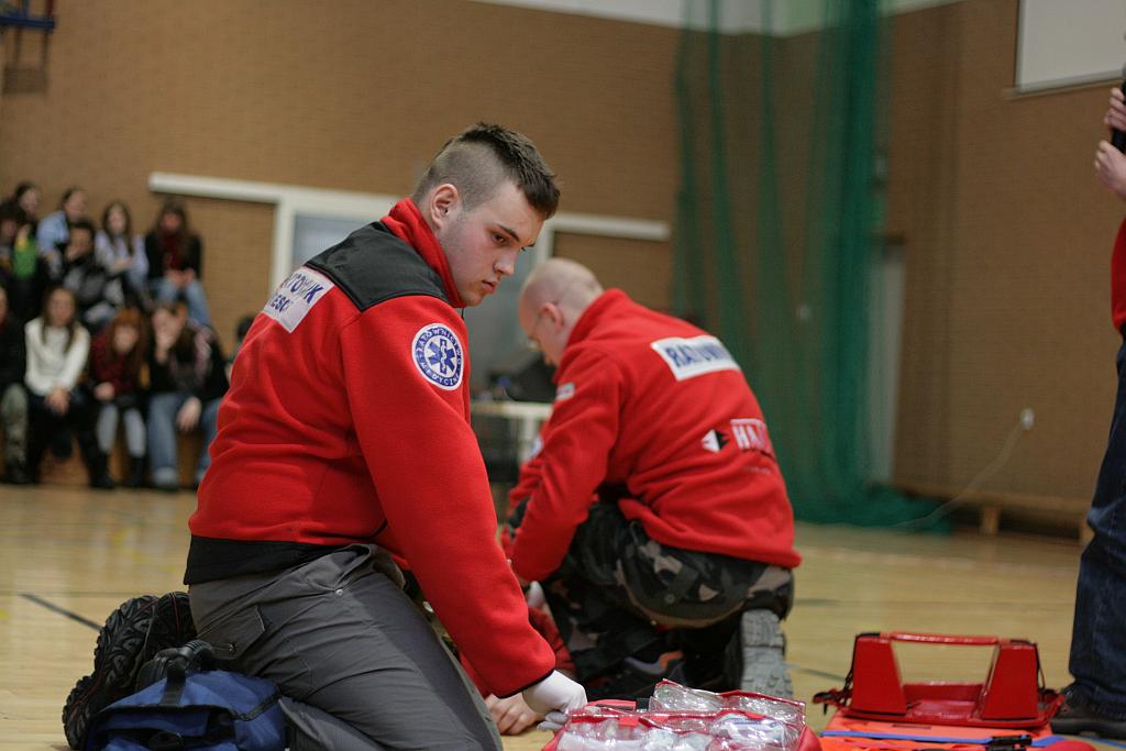 Licealiści w alkogoglach