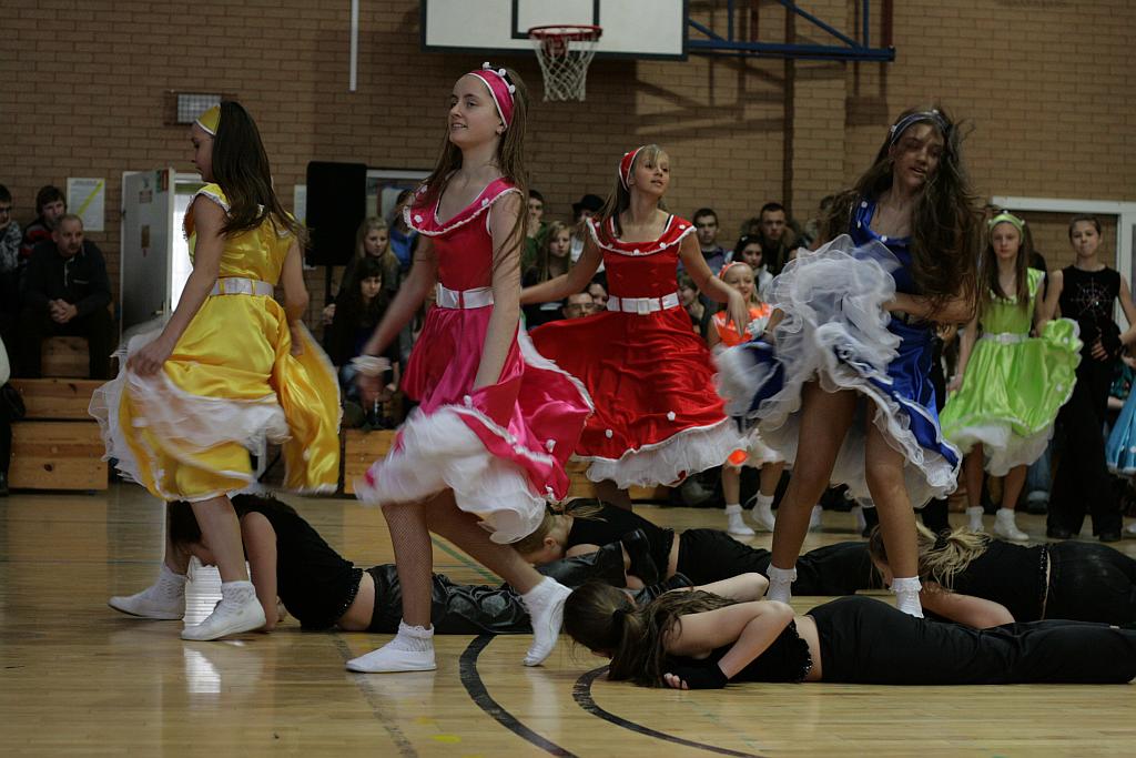 Licealiści w alkogoglach