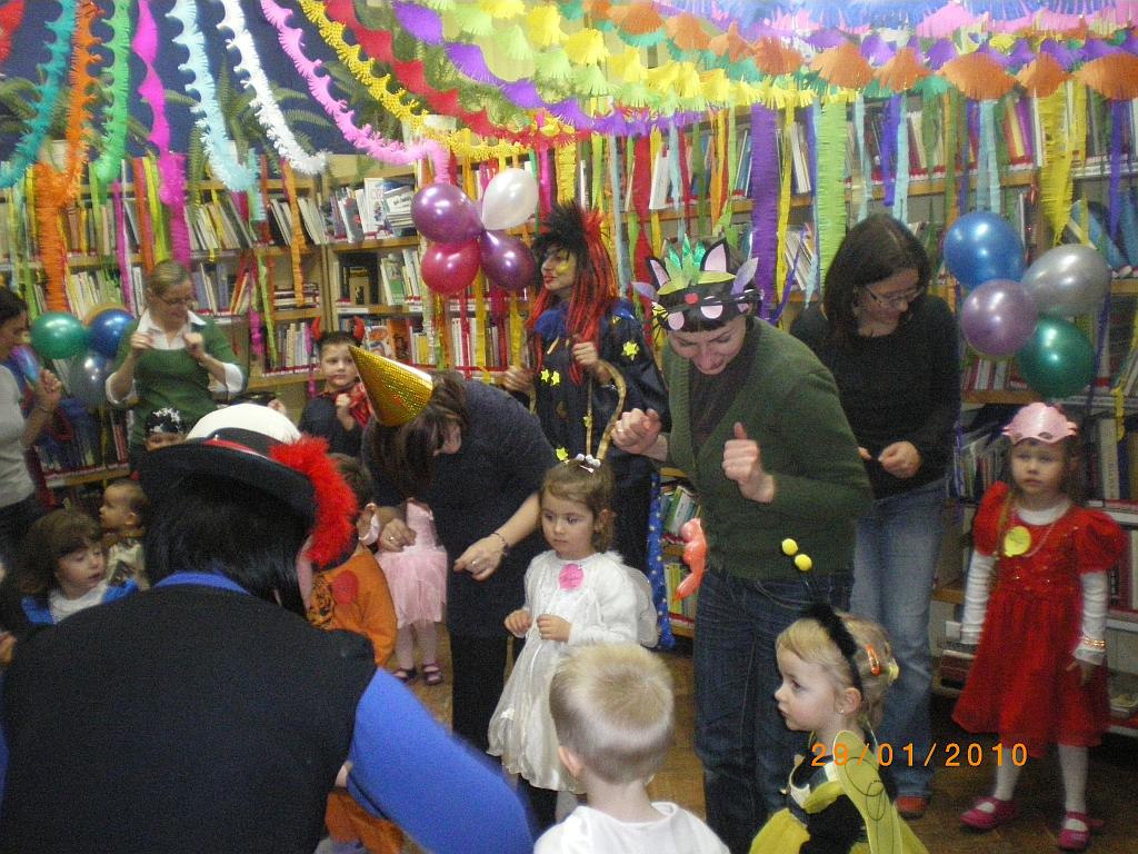 Bal bibliotecznych przedszkolaków