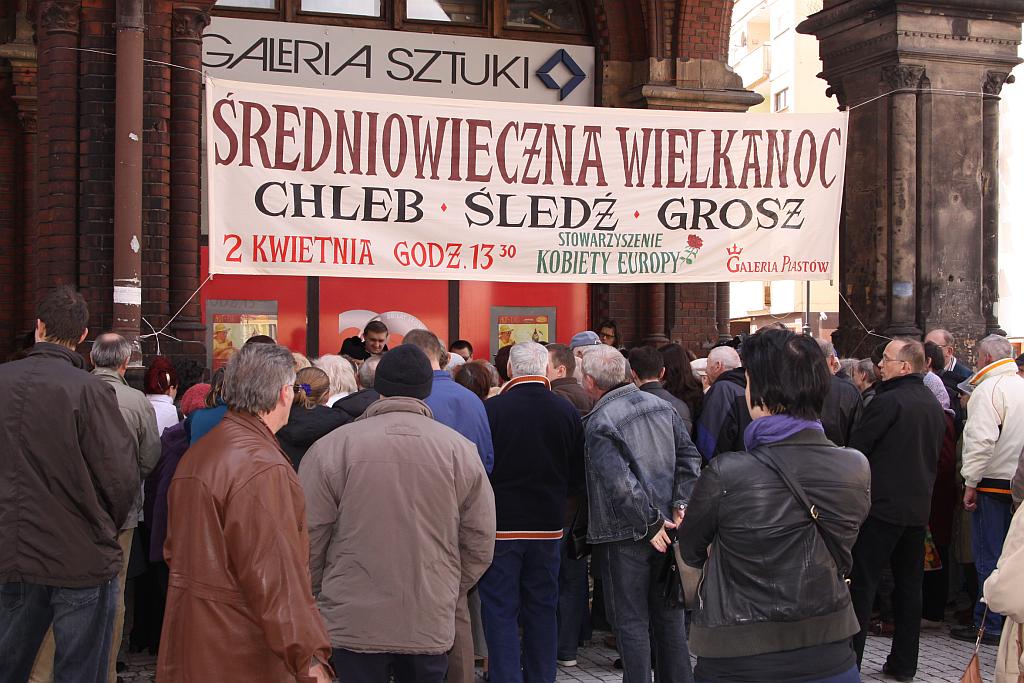 Chleb i śledzie od Kobiet Europy
