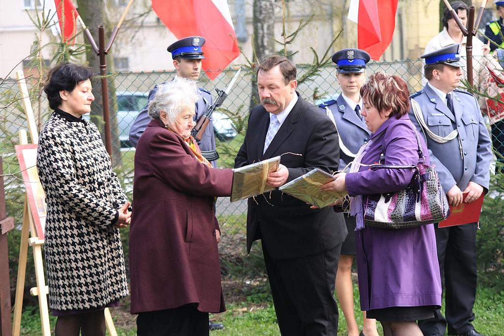Zasadzili „Dęby Pamięci”