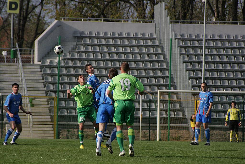 Miedź słabsza w derbach od Górnika