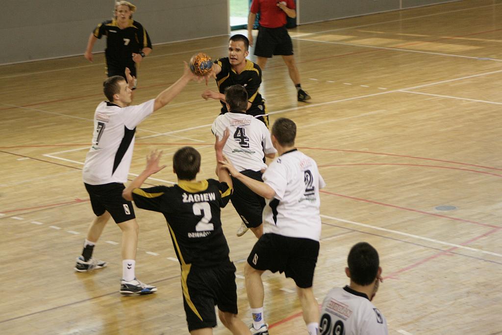 Szczypiorniści Dziewiątki w ćwierćfinale