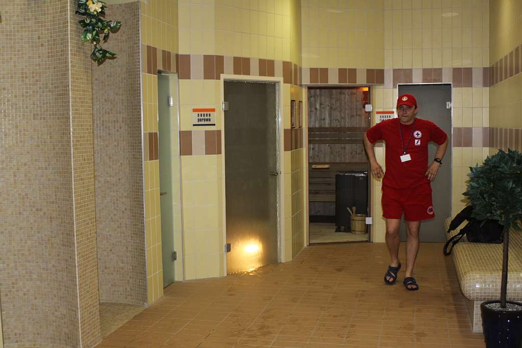 Basen “Delfinek” już otwarty