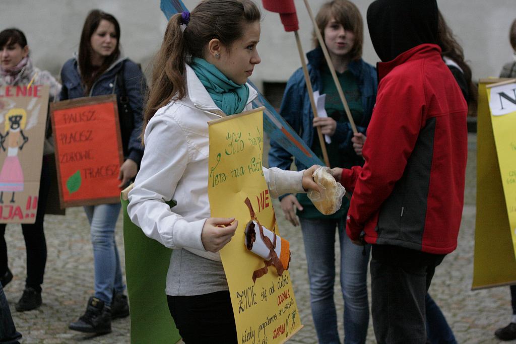 Protestowali przeciw paleniu tytoniu