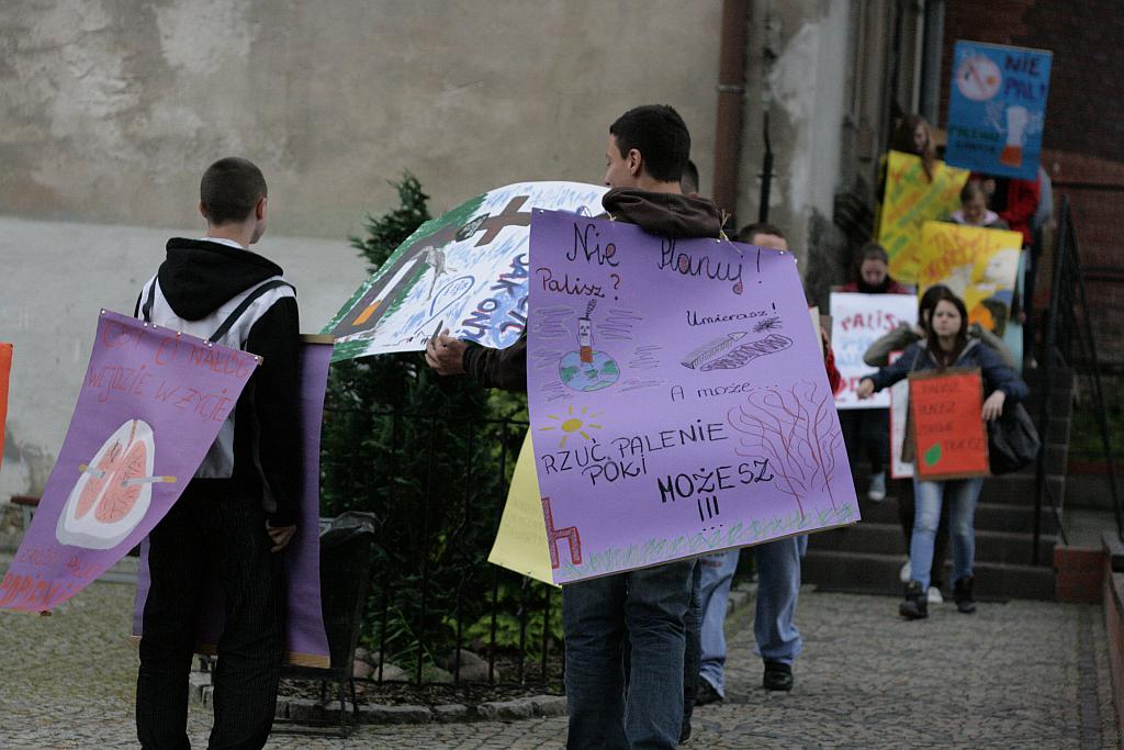 Protestowali przeciw paleniu tytoniu