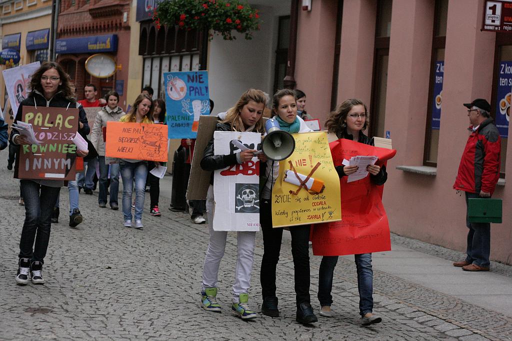 Protestowali przeciw paleniu tytoniu