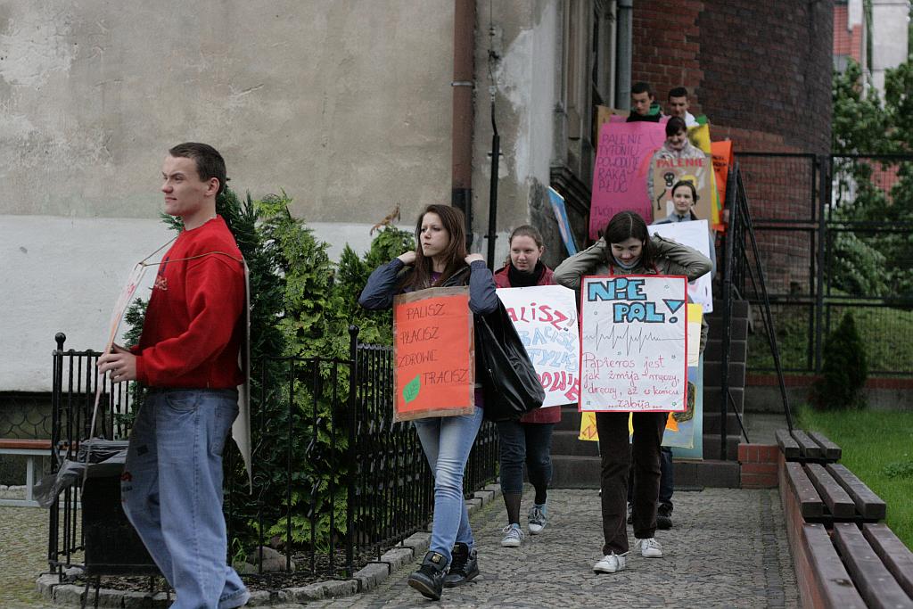Protestowali przeciw paleniu tytoniu