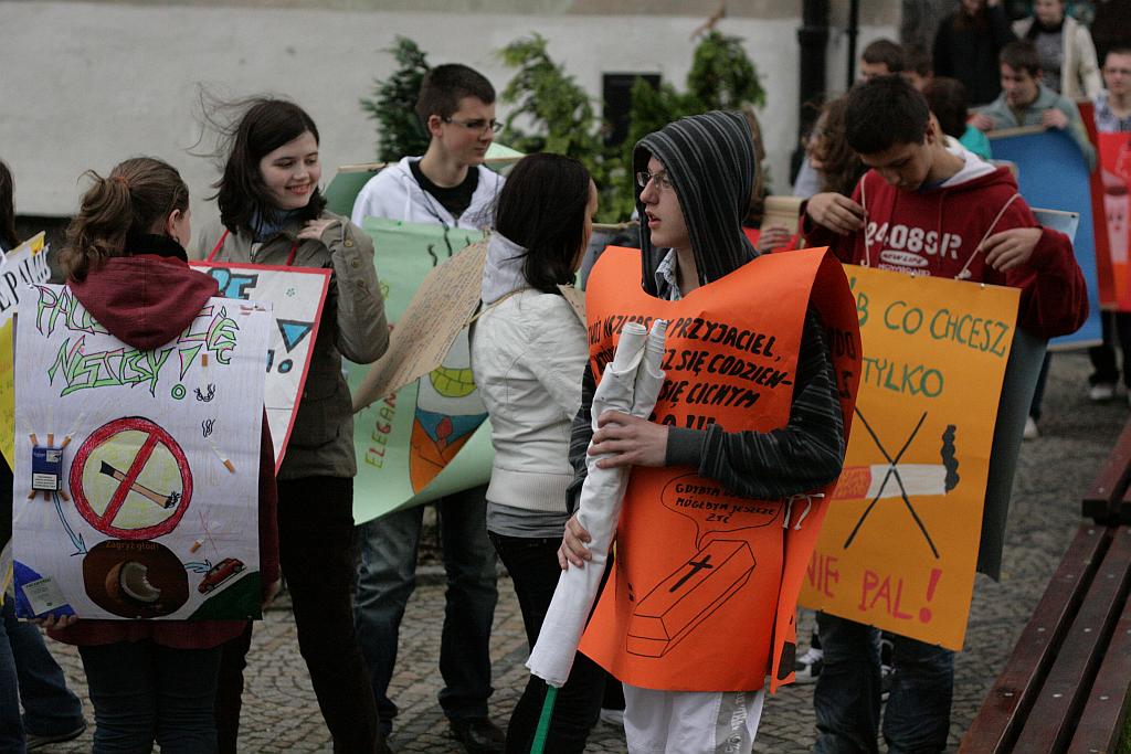 Protestowali przeciw paleniu tytoniu