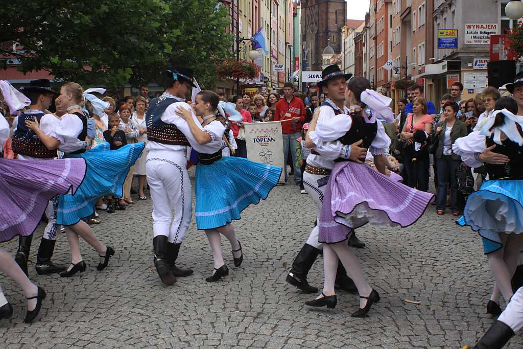Świat pod Kyczerą - Korowód