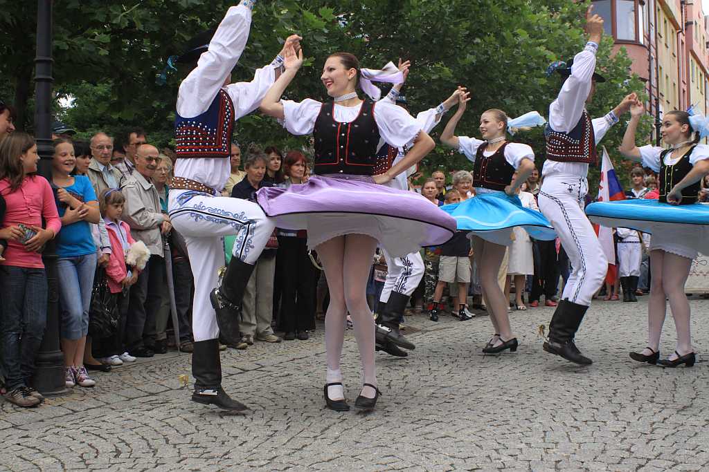 Świat pod Kyczerą - Korowód