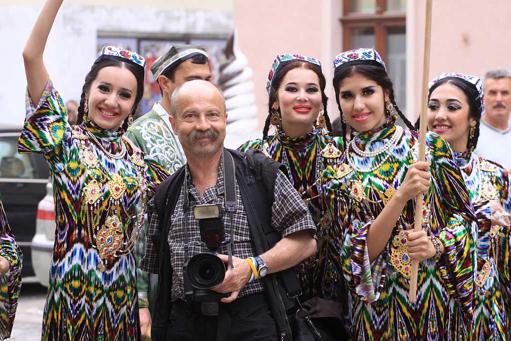 Świat pod Kyczerą - Korowód