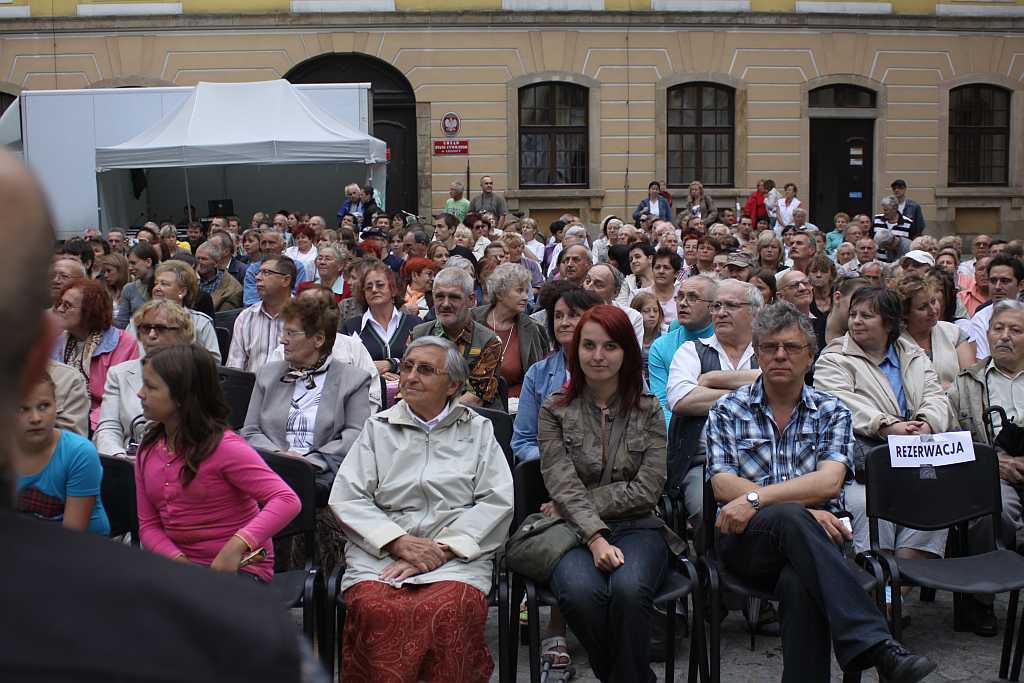 Świat pod Kyczerą - Korowód