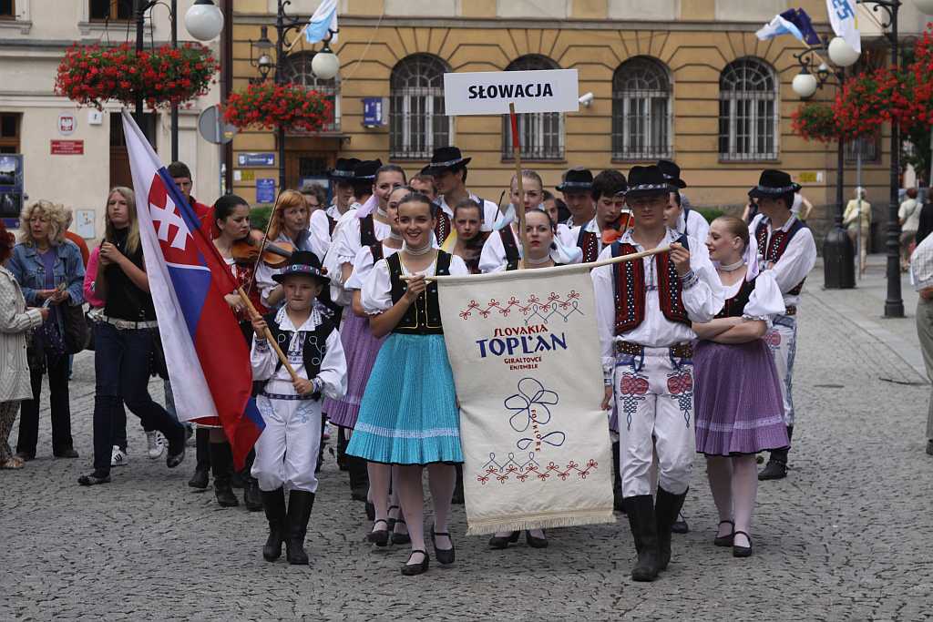 Świat pod Kyczerą - Korowód
