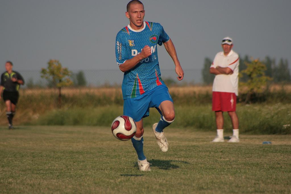 Miedź gromi Chrobrego