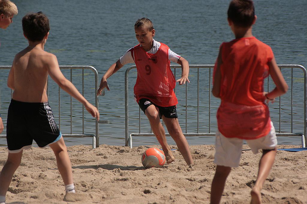 Piłka nożna plażowa na Kormoranie