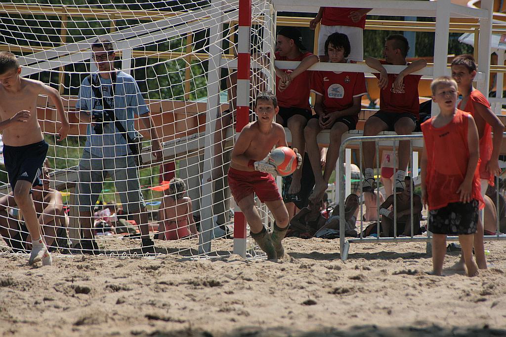 Piłka nożna plażowa na Kormoranie