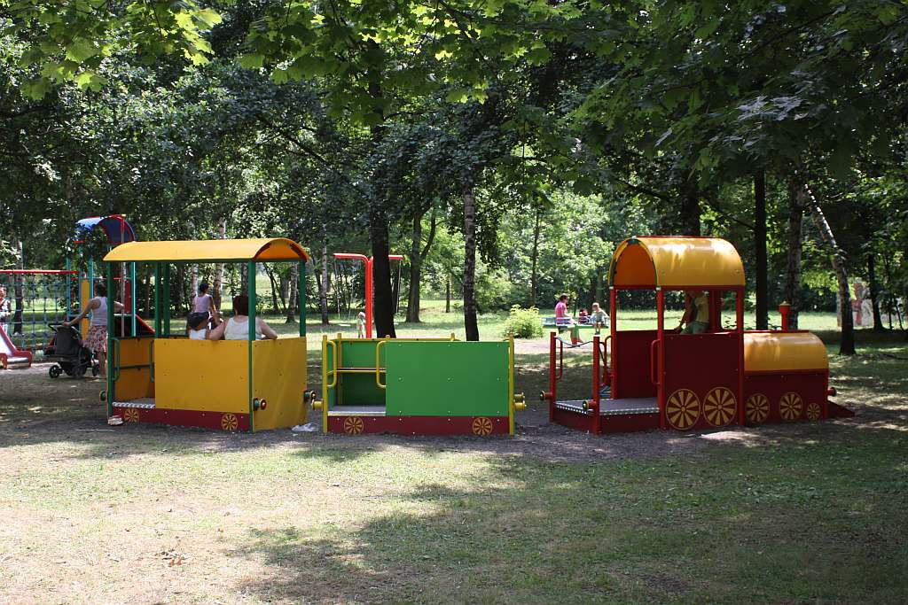 Plac zabaw w parku