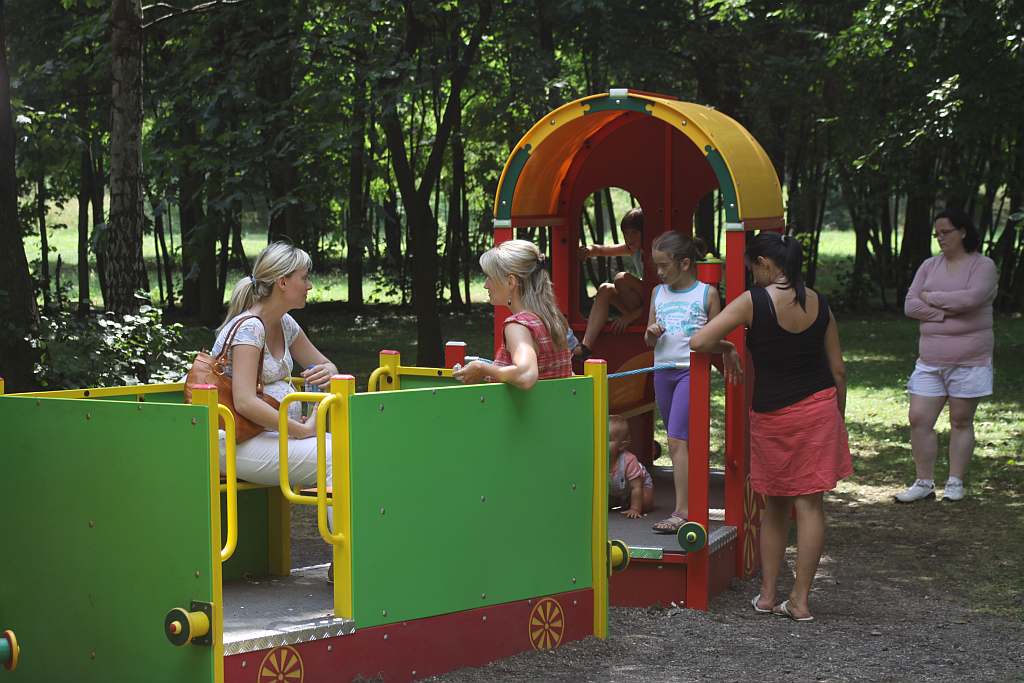 Plac zabaw w parku