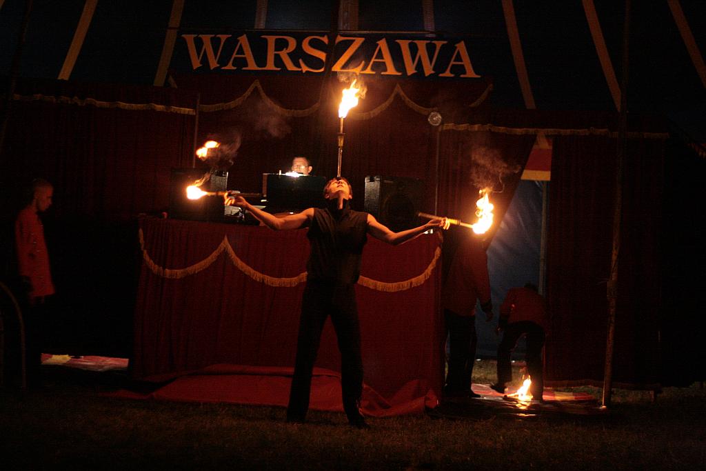 Cyrk Warszawa bawi legniczan