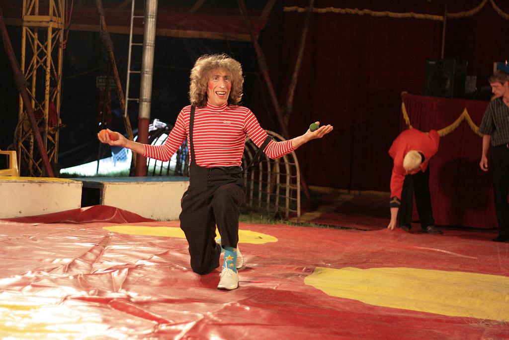 Cyrk Warszawa bawi legniczan