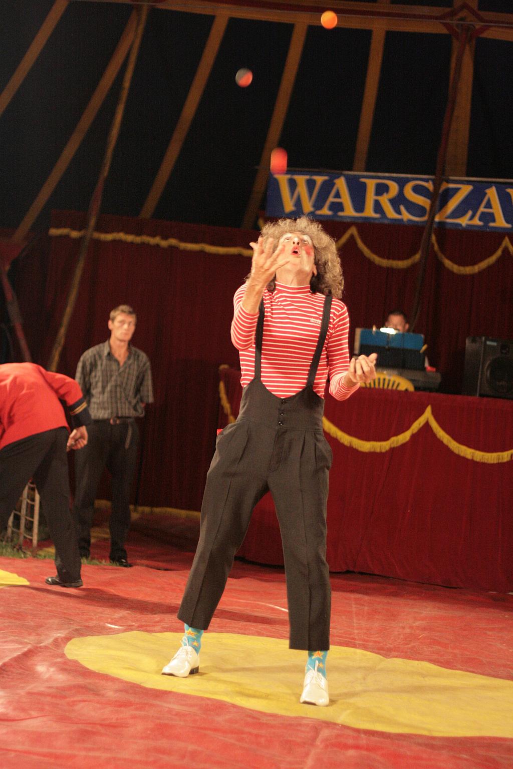 Cyrk Warszawa bawi legniczan