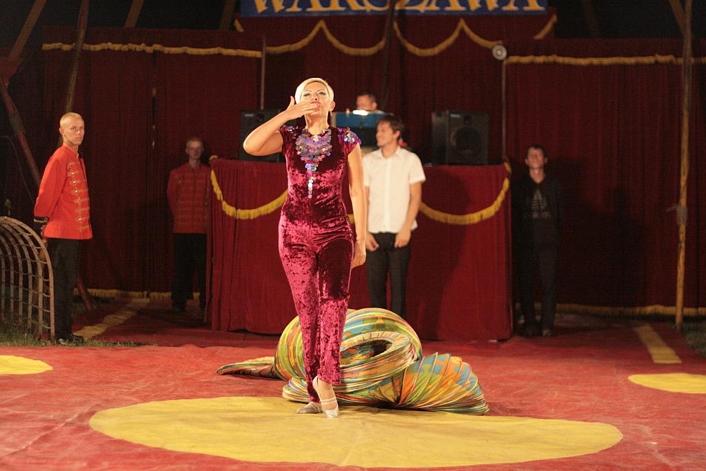 Cyrk Warszawa bawi legniczan