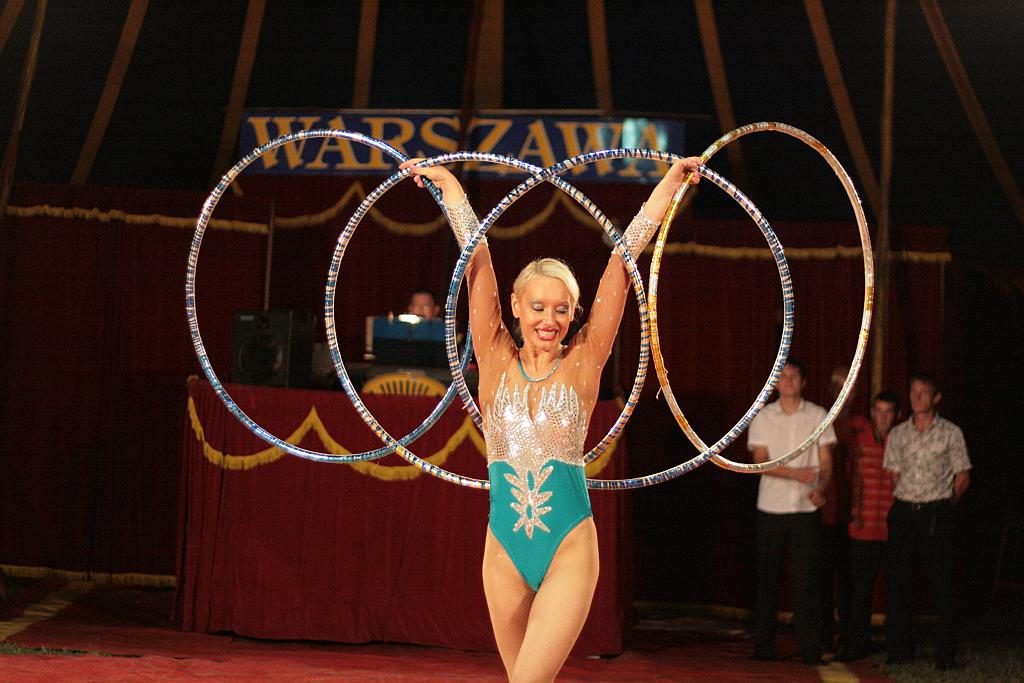 Cyrk Warszawa bawi legniczan