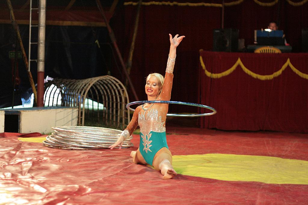 Cyrk Warszawa bawi legniczan