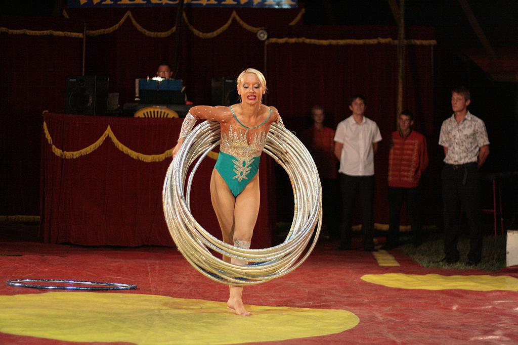 Cyrk Warszawa bawi legniczan