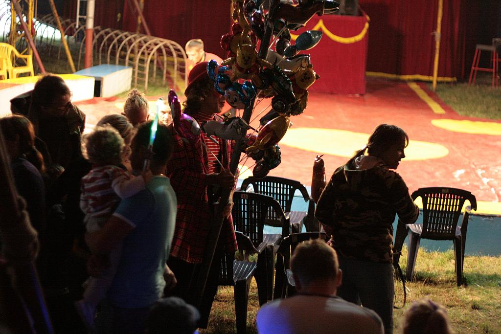 Cyrk Warszawa bawi legniczan