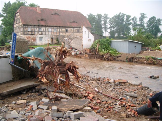 Legniccy politycy pomagają w Bogatyni