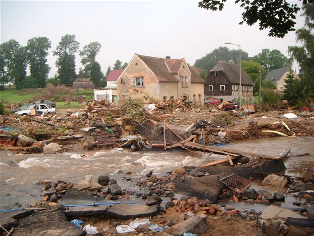 Legniccy politycy pomagają w Bogatyni