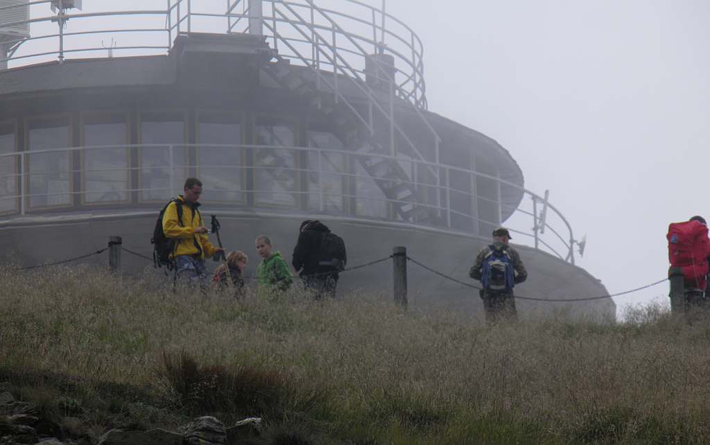 Turystyczno–polityczny szczyt na Śnieżce
