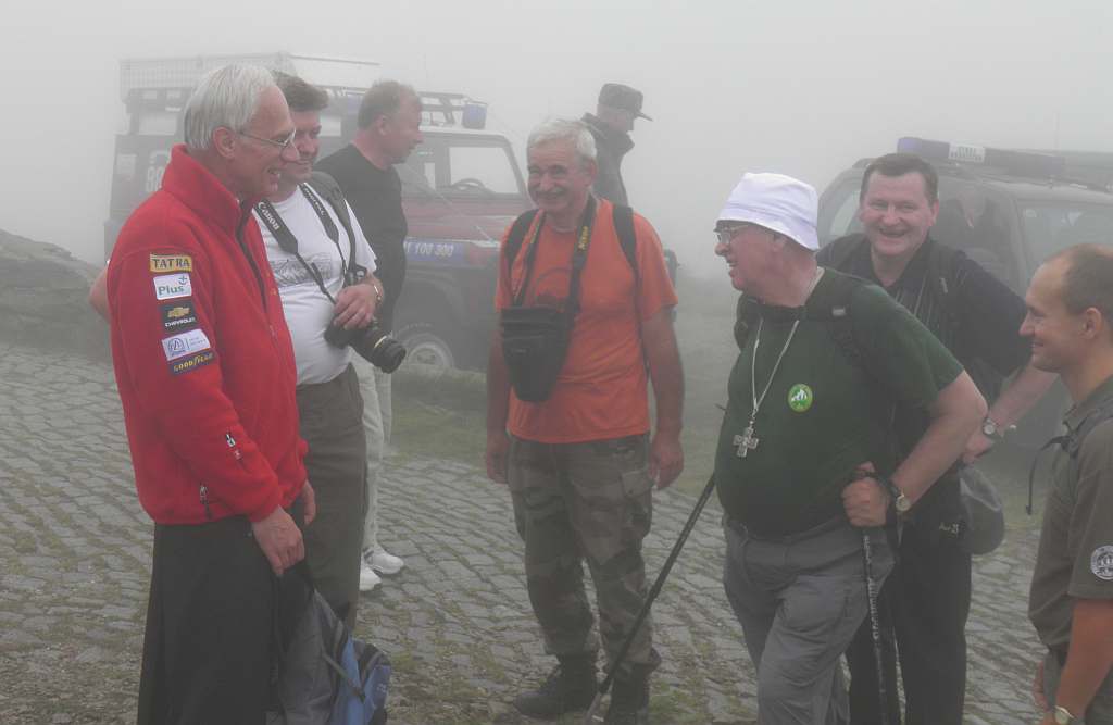 Turystyczno–polityczny szczyt na Śnieżce