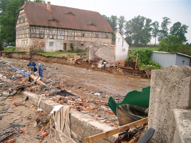 Legniccy politycy pomagają w Bogatyni