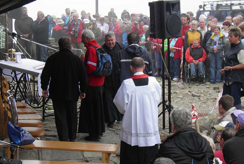 Turystyczno–polityczny szczyt na Śnieżce