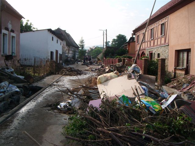 Legniccy politycy pomagają w Bogatyni
