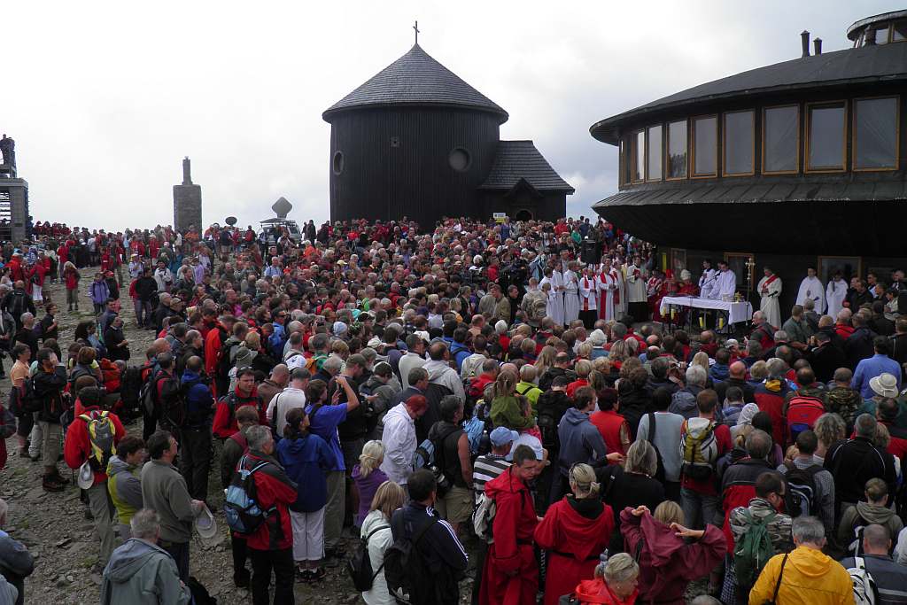 Turystyczno–polityczny szczyt na Śnieżce