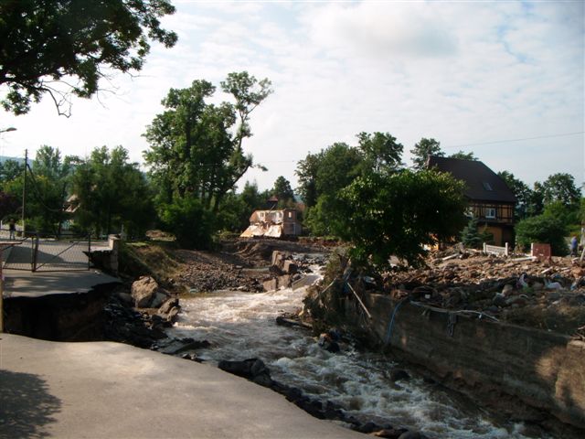 Legniccy politycy pomagają w Bogatyni
