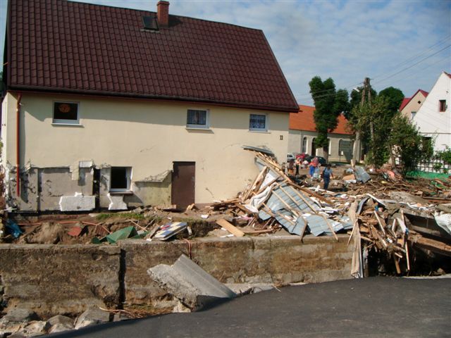 Legniccy politycy pomagają w Bogatyni