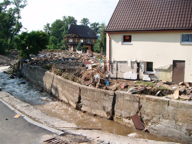 Legniccy politycy pomagają w Bogatyni