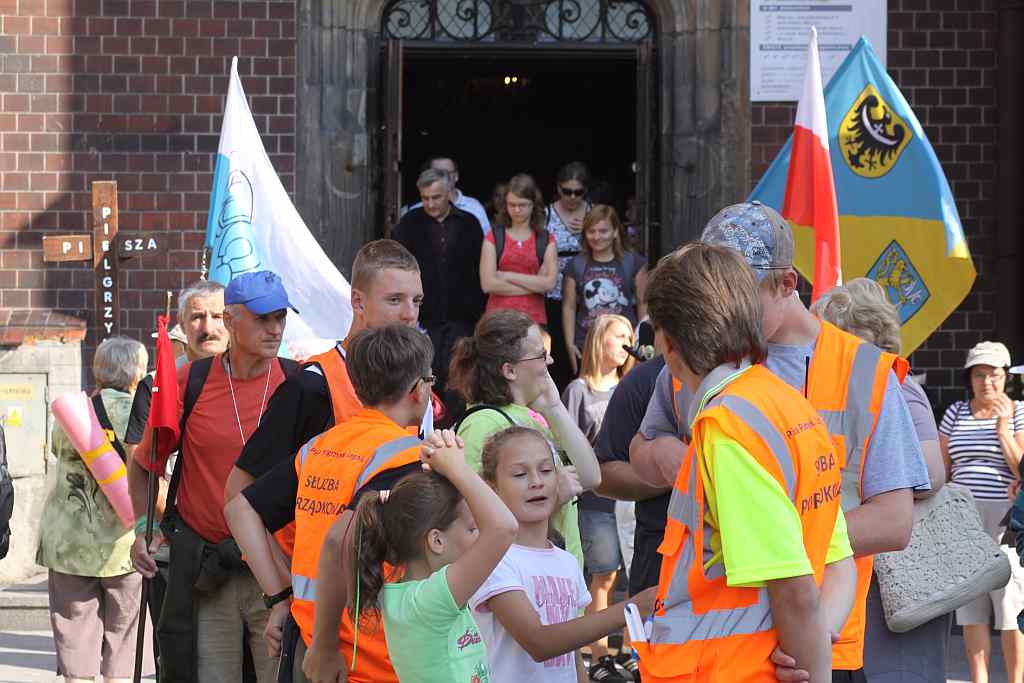 Legniccy pielgrzymi ruszyli do Krzeszowa