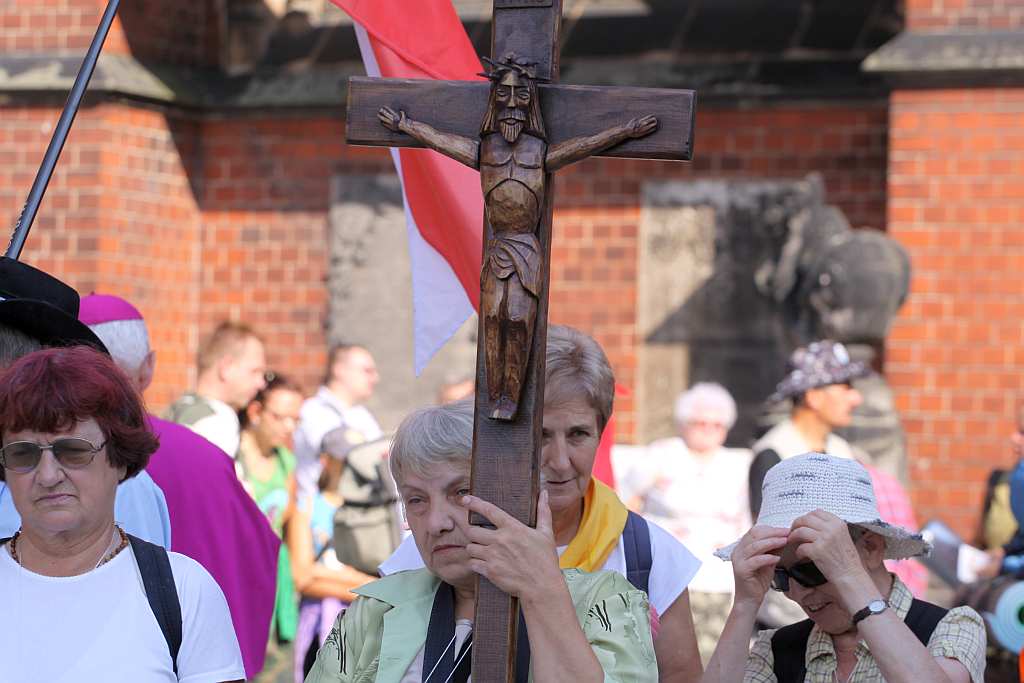 Legniccy pielgrzymi ruszyli do Krzeszowa