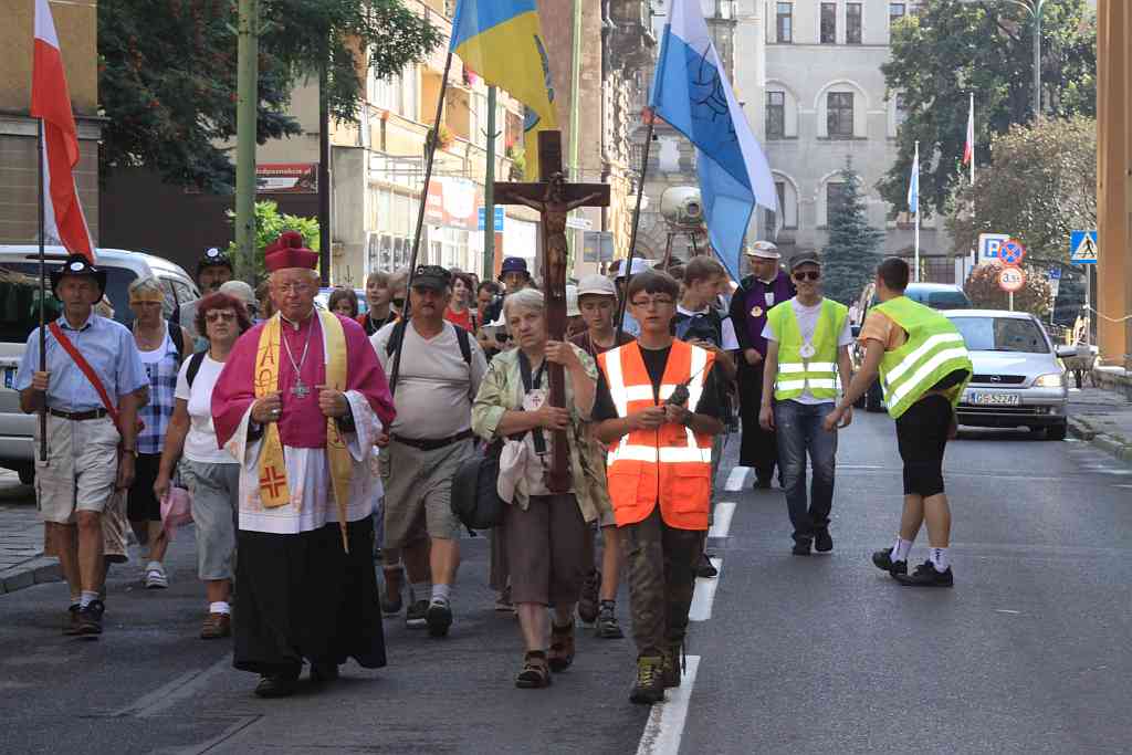 Legniccy pielgrzymi ruszyli do Krzeszowa