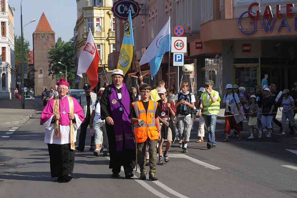 Legniccy pielgrzymi ruszyli do Krzeszowa